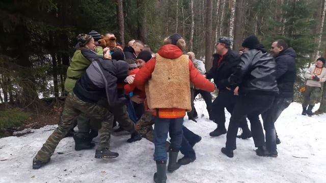 "Стенка на стенку" Комоедица 2017. Община "Велесье" смотреть онлайн