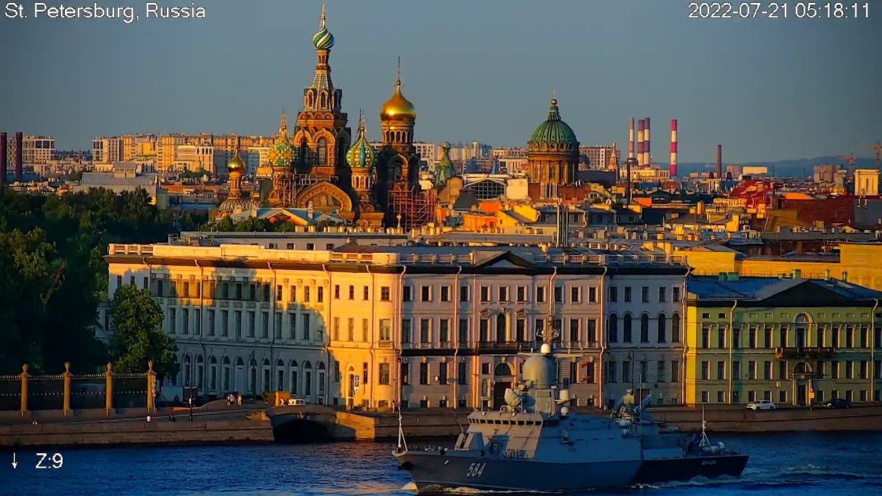 Вторая ночная тренировка главного парада ВМФ в Санкт-Петербурге корабли проходят 4 разведенных моста смотреть онлайн