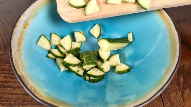 Самая сочная буженина в духовке и Рецепт салата с секретным соусом к ней смотреть онлайн