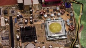 Что будет, если пожарить ЯИЧНИЦУ на КОМПЬЮТЕРНОМ ПРОЦЕССОРЕ???