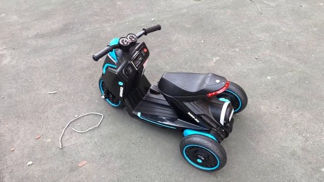 Детский электромобиль скутер трицикл BMW Concept Link Style 6V 2WD - HL700-3-BLACK смотреть онлайн