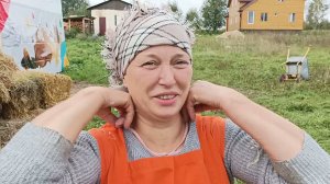 ТАСКАЕМ КОЗ НА ПОДИУМ  РЖУ НЕ МОГУ