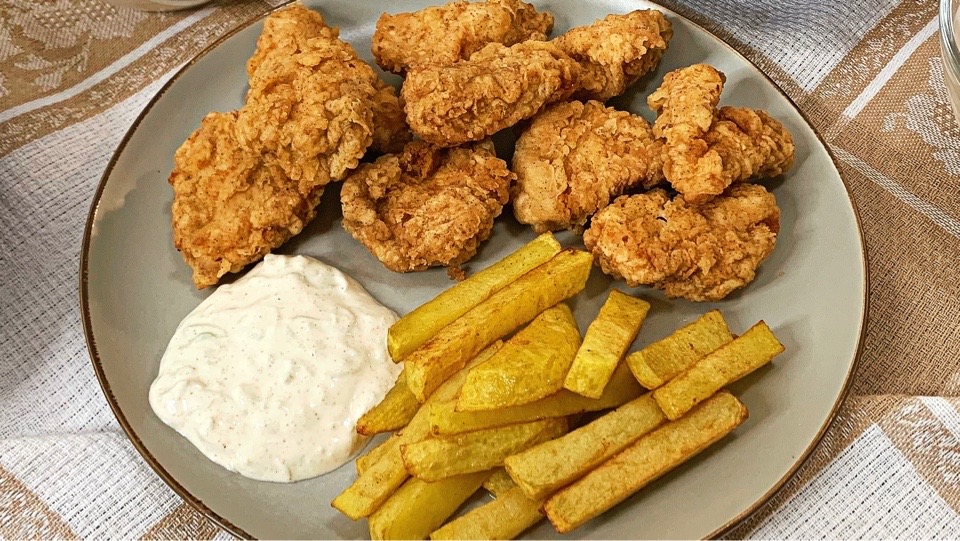 Наггетсы с картошкой и соусом!