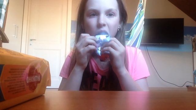 Челендж не запей водой 3 вафли 5 печенек и мороженое смотреть онлайн