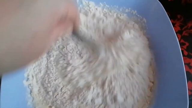 Сырные блинчики в дырочку которые отскакивают от сковородки, успевай переворачивать! смотреть онлайн