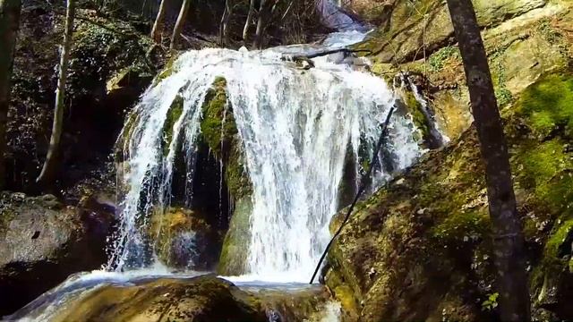 Река Джурла. Водопад с гротом. смотреть онлайн