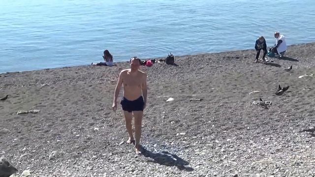 Как мужик одевался на пляже. Я плакал. Жесть. Прикол смотреть онлайн