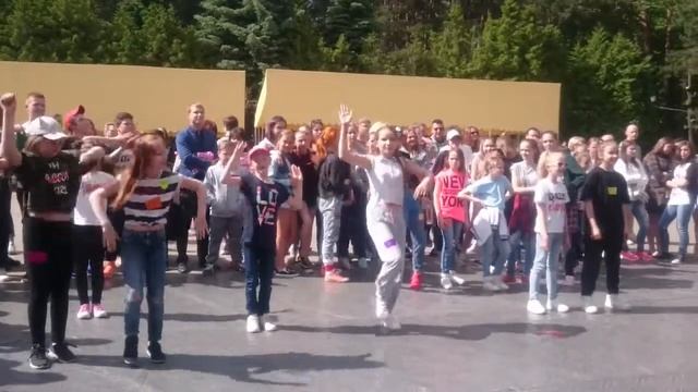 Танцевальный батл в парке "Ёлочки" смотреть онлайн