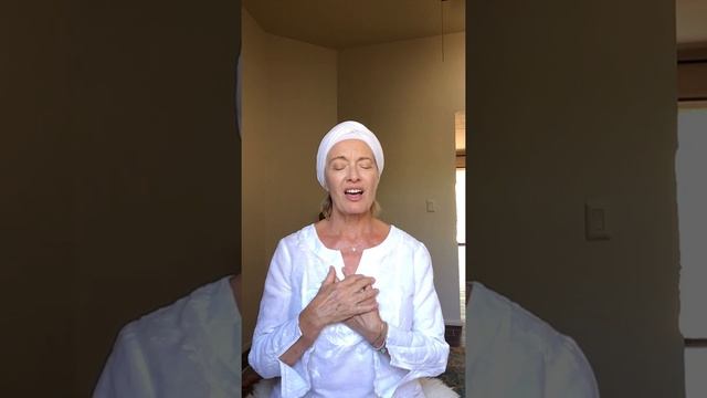 Chanting Mul Mantra with Sasha Case смотреть онлайн