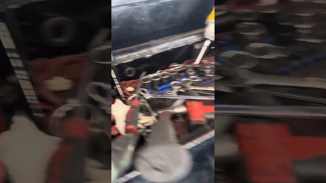 Porsche Panamera base 3.6 engine mount replacement. How to. Quick tips смотреть онлайн
