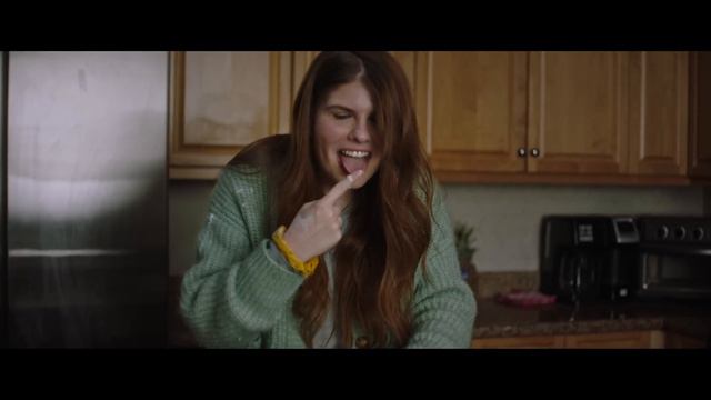 Catie Turner - Mama (Official Music Video) смотреть онлайн