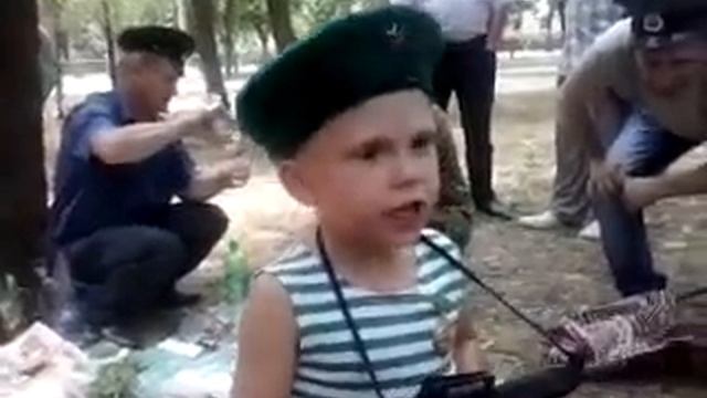 Ребенок читает стих про Пограничников смотреть онлайн