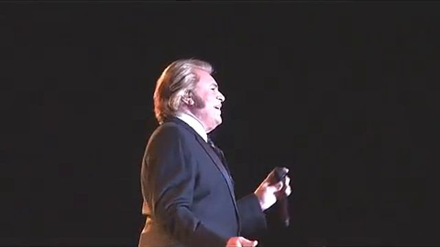 Engelbert Humperdinck "Love is in the Air" Sparta NJ (May 8, 2010) смотреть онлайн