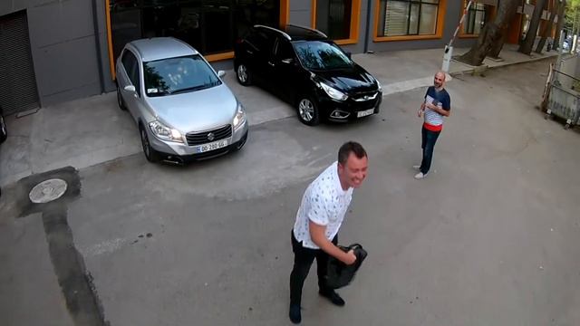 Emis полёт на NAZA (noGPS) 2х осевой подвес SimpleBGC .рама DJI f450 . камера Eken h9 смотреть онлайн
