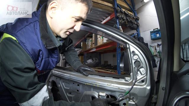 Разбор дверей на Nissan Note смотреть онлайн