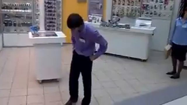УМОРА!!! МНЕ ПОНРАВИЛОСЬ=) Я больше в Связном ничегошеньки не куплю! смотреть онлайн