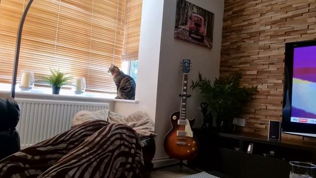 На что британцы НЕ тратят деньги. Что я везу с собой в Латвию. Приготовления к отпуску. Влог. смотреть онлайн