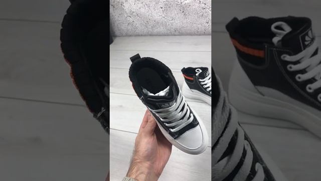 Ботинки кеды демисезонные на платформе | Спортивные ботинки черные на белой подошве | Видео обзор смотреть онлайн