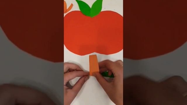 Летняя поделка для детей на яблочный спас "Яблоко с червяком" ?? #яблоко #яблокоизбумаги #apple смотреть онлайн