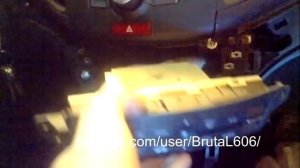 Разборка торпеды, достаем магнитолу Honda Accord 8