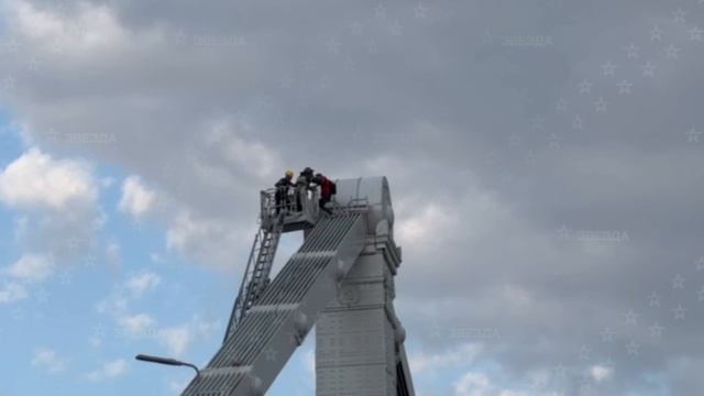 [ Альбом ]
❗Прыгуна (https://t.me/c/1552544518/18148) сняли с верхушки моста Оказавшись на земле, п смотреть онлайн
