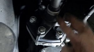 Шевроле нива, замена эластичной муфты(бублика)..mp4