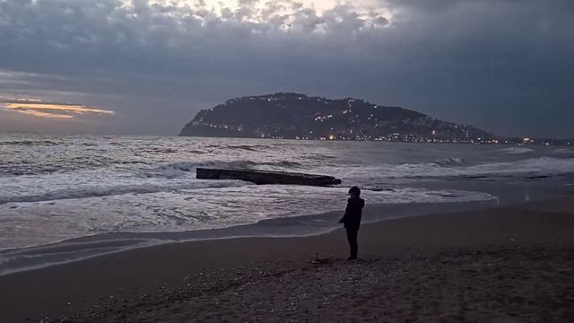 Аланья! Каждый день разное, каждый день одно море!!! 28 декабря 2020 года! смотреть онлайн