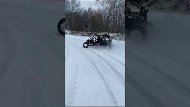 Катаемся на квадроциклах и багги. Чуть не перевернулся! смотреть онлайн