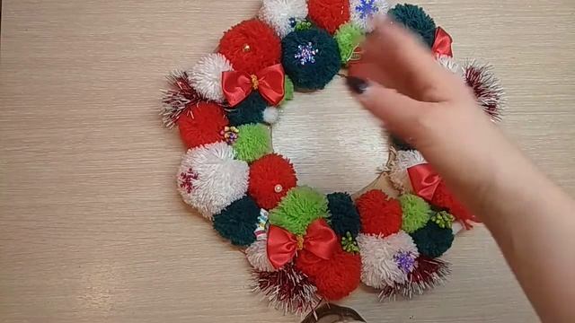 Новогодний венок из помпонов своими руками справится да же ребенок смотреть онлайн