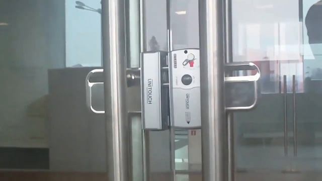 Замок для стеклянных дверей с контролем доступа смотреть онлайн