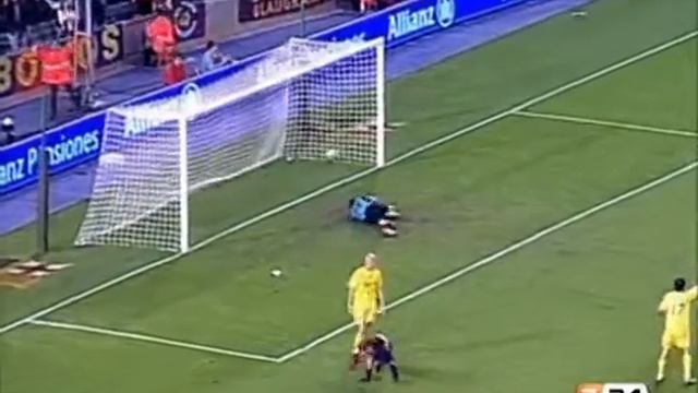 Gol de Ronaldinho de chilena al Villarreal (25-11-2006) смотреть онлайн