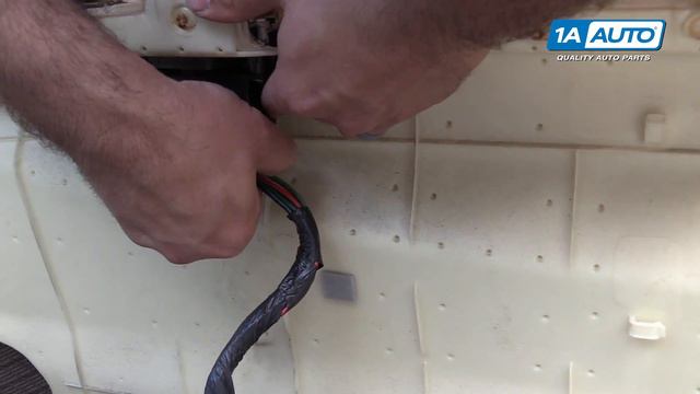 How to Replace Front Door Panel 92-99 Mitsubishi Montero смотреть онлайн