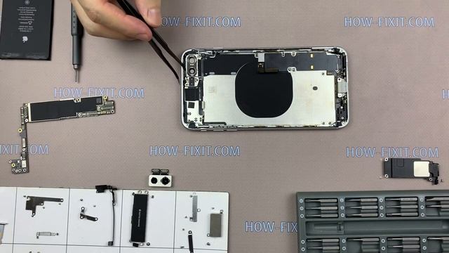 IPhone 8 Plus ремонт полный разбор, снять дисплей, аккумулятор.