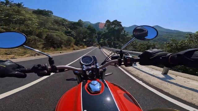 Honda CB350 RS | Ilaveezhapoonchira Road | POV Raw Video [4K] | Pure Riding Sound ? смотреть онлайн