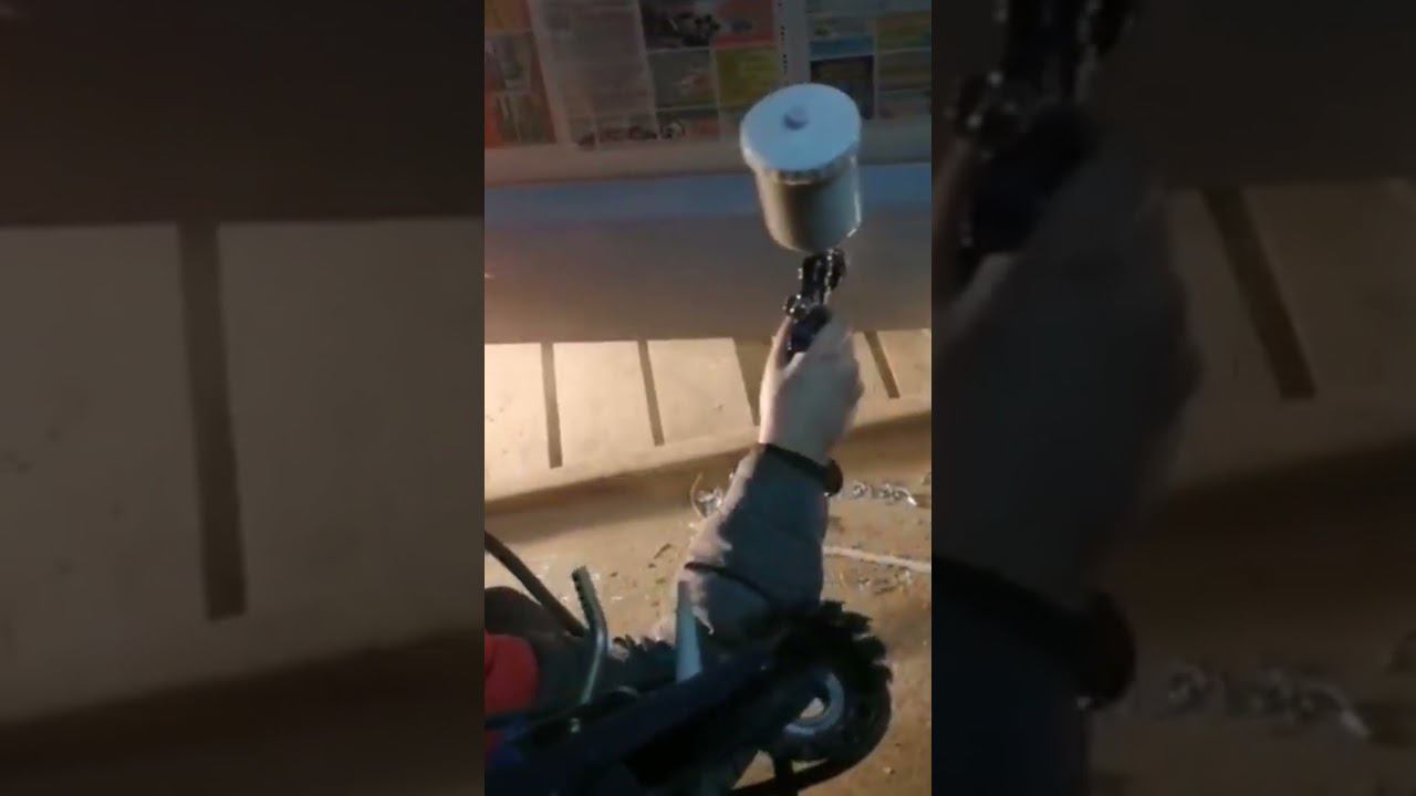 грунтуем низ дверей