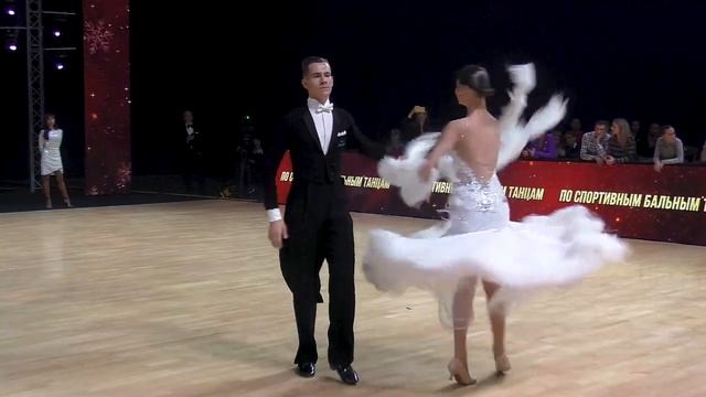 Юниоры-2, St (Open): вальс, танго, фокстрот, квикстеп - Кубок Столицы (17.12.2022, Минск) смотреть онлайн