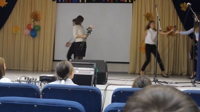 День Учителя - поздравление классного руководителя! смотреть онлайн