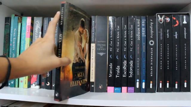 BOOKSHELF TOUR 2016 (EDIÇÃO ARCO-ÍRIS) смотреть онлайн
