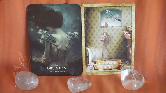Today's Oracle Cards: Decluttering old memories. смотреть онлайн