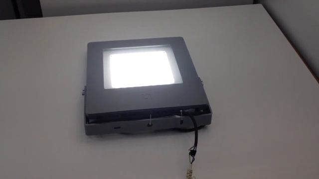 Светодиодный прожектор LEADER LED 140 смотреть онлайн