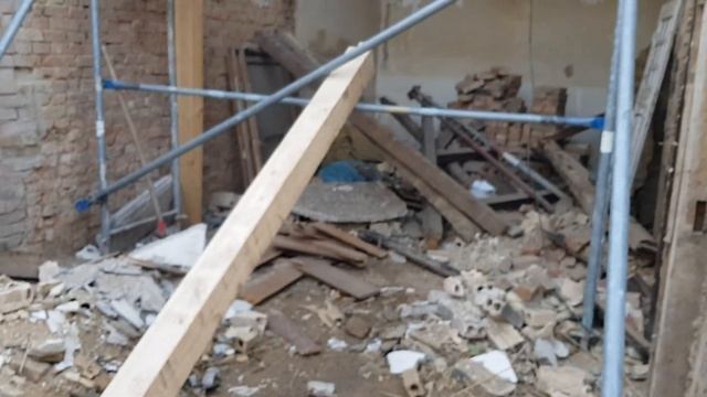 купили старый дом в Германии. Снова стройка смотреть онлайн