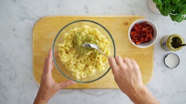 Barilla | How to make Three Cheese Tortellini with Pesto Genovese