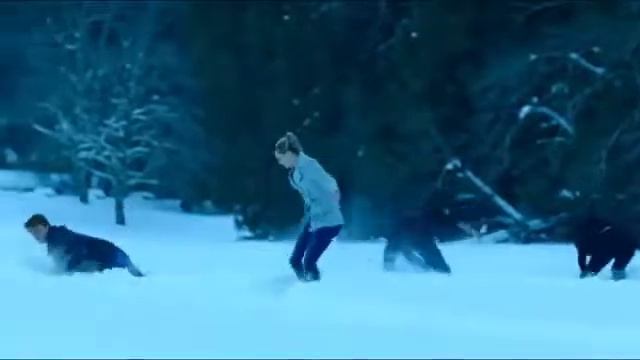 Упала под лёд😨 смотреть онлайн