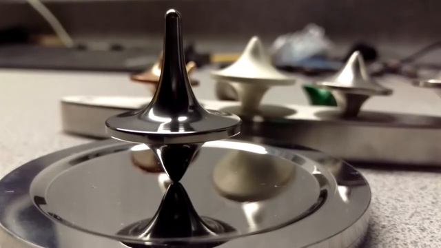 Forever Spin 2.0 - Black Rhodium Plated Top смотреть онлайн