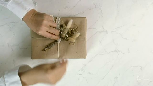 Сухостой. Маленький букет или бутоньерка из сухих трав. смотреть онлайн