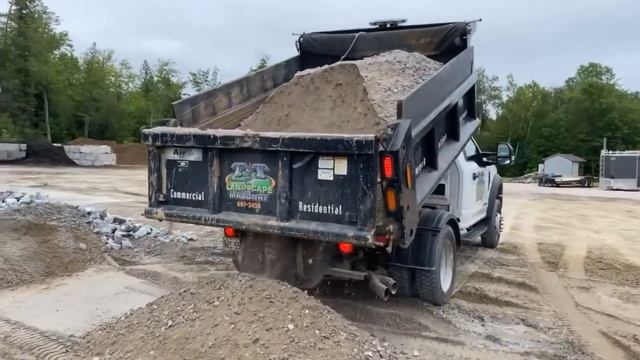 F550 super duty dumps 5 yards of gravel (15,000 lbs) смотреть онлайн