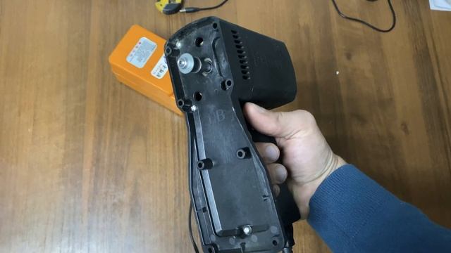 Двигатель для мешкозашивочной машинки GK9-900, на аккумуляторе смотреть онлайн