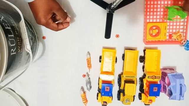 Unboxing Over 100 Surprise Toys in One Box! Kids React to Kiddle Station смотреть онлайн