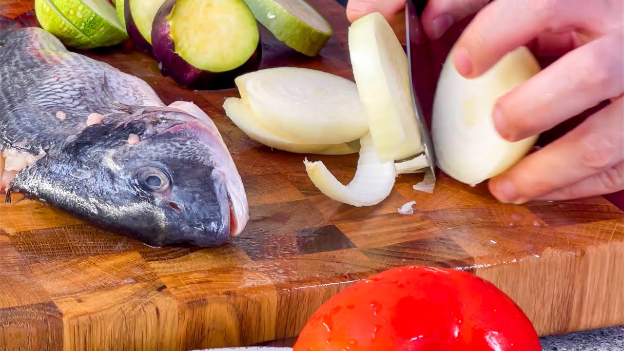 Без единой косточки! Готовим Дорадо на гриле с овощами! смотреть онлайн