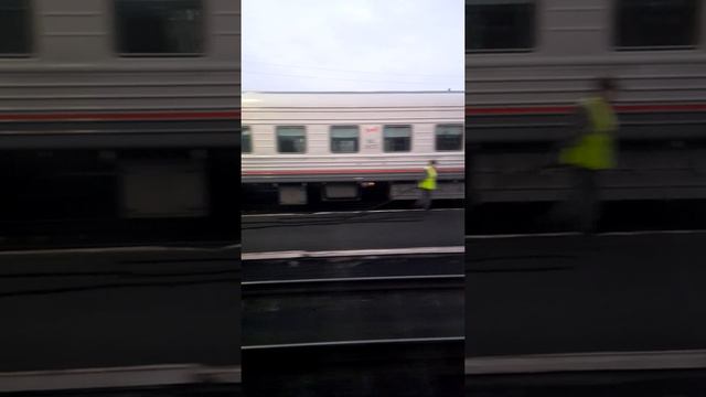 В поезде 379 Оренбург-Новый Уренгой.Отправление со станции Сургут смотреть онлайн
